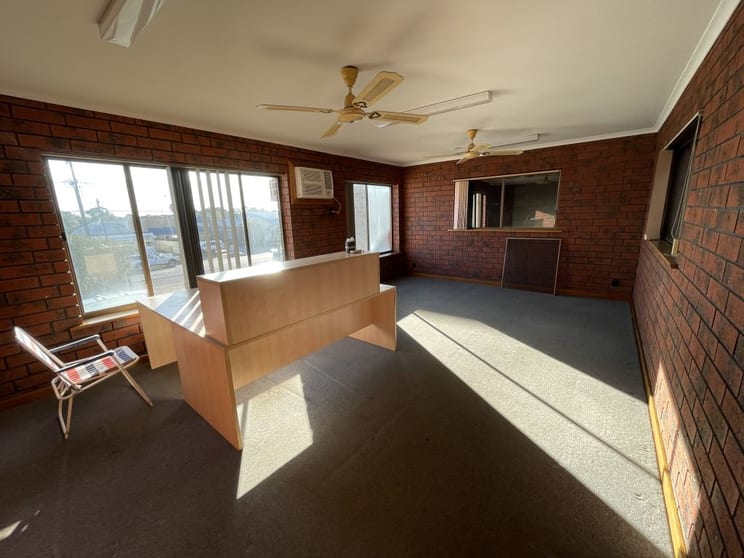 Click to view all images 40 Bacon Street Hindmarsh SA 5007 - Image 2