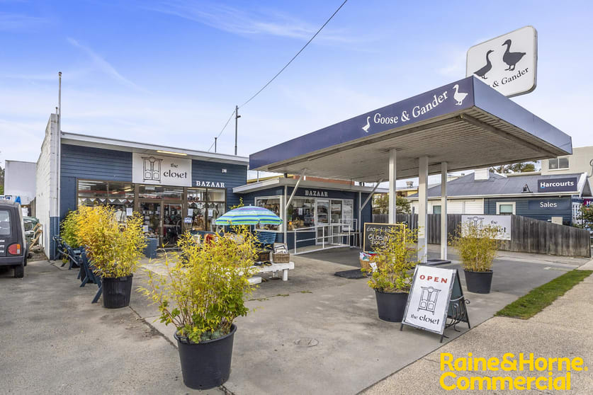 Click to view all images 11 Beach Road Kingston Beach TAS 7050 - Image 1