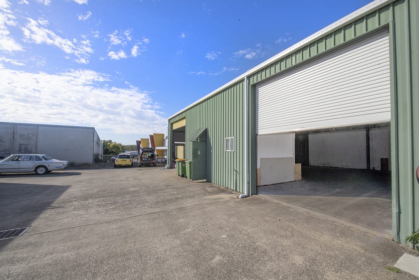 Click to view all images Unit 5/31 Rene Street Noosaville QLD 4566 - Image 3