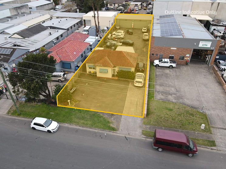 Click to view all images 19 Lincoln Street Minto NSW 2566 - Image 2