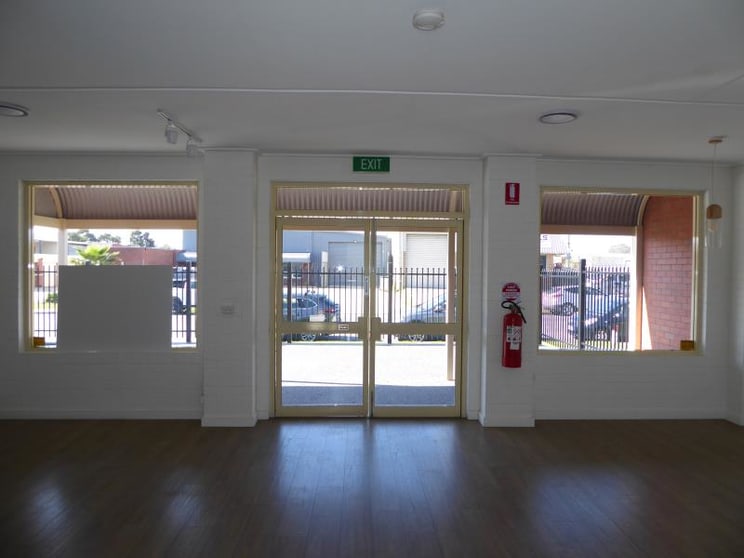 Click to view all images 23B Mint Street Wodonga VIC 3690 - Image 2