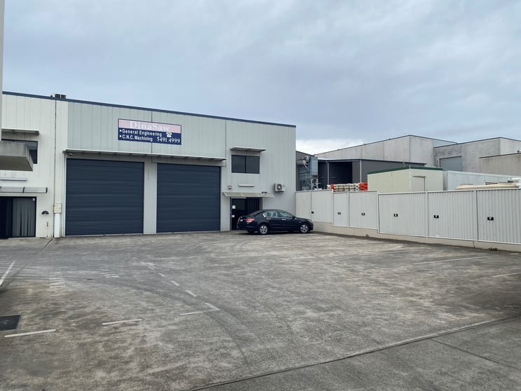 Click to view all images Unit 6/18 Claude Boyd Parade Bells Creek QLD 4551 - Image 2