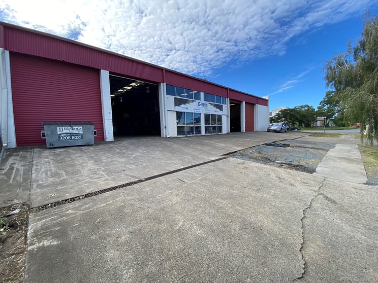 Click to view all images 21 Lombank Street Acacia Ridge QLD 4110 - Image 1