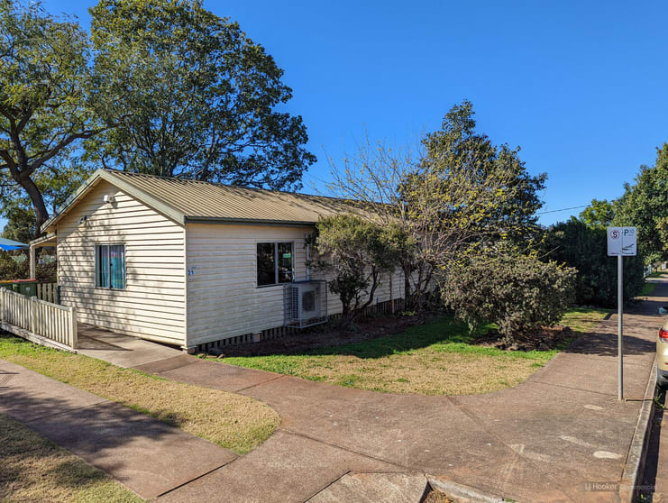Click to view all images 21 Rosewood Street Toowoomba QLD 4350 - Image 1