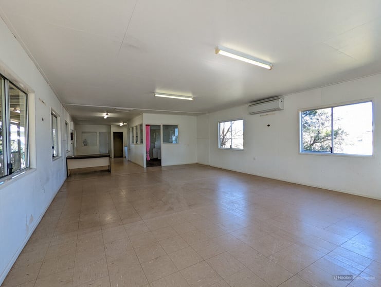 Click to view all images 21 Rosewood Street Toowoomba QLD 4350 - Image 3