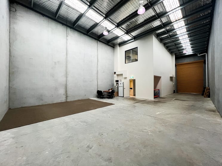 Click to view all images F4/2A Westall Road Springvale VIC 3171 - Image 3