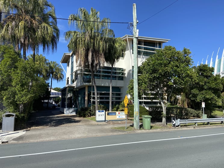 Click to view all images 3/237 Bradman Avenue Maroochydore QLD 4558 - Image 1
