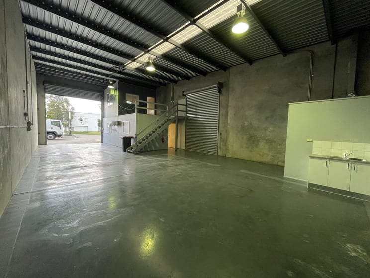 Click to view all images 3/55 Collinsvale Street Rocklea QLD 4106 - Image 2