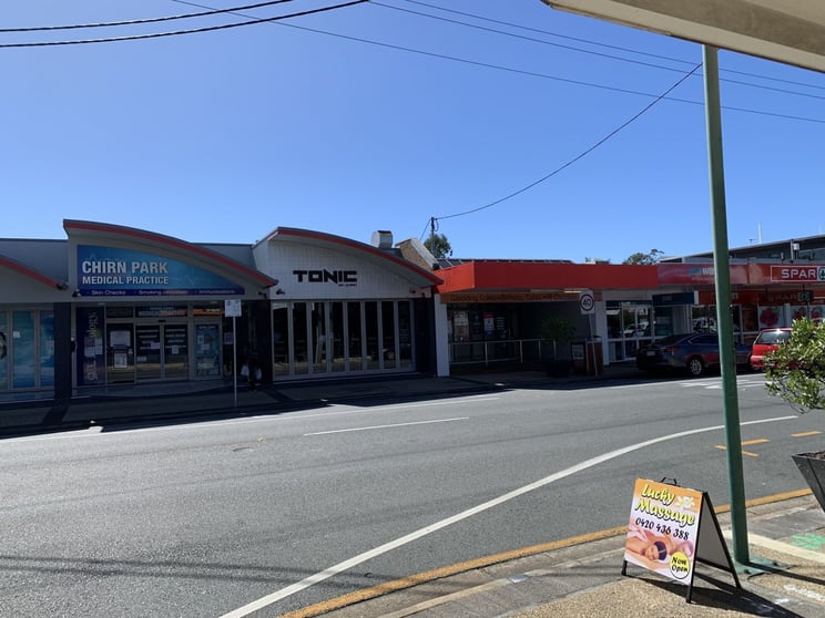 Click to view all images 2/33 Musgrave Av Southport QLD 4215 - Image 1