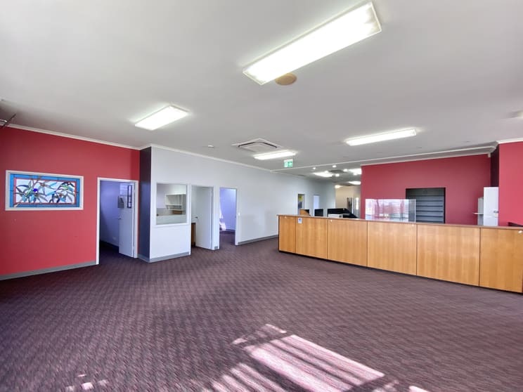 Click to view all images 94 Nerang Street Southport QLD 4215 - Image 4