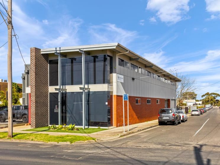 Click to view all images Ground, 23 West Fyans Street/Ground, 23 West Fyans Street Newtown VIC 3220 - Image 1