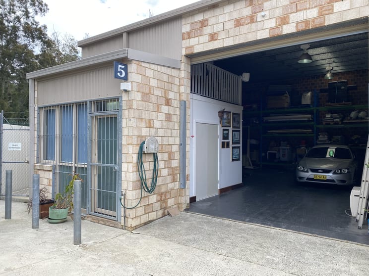 5/8 Bonnal Road Erina NSW 2250 - Image 2