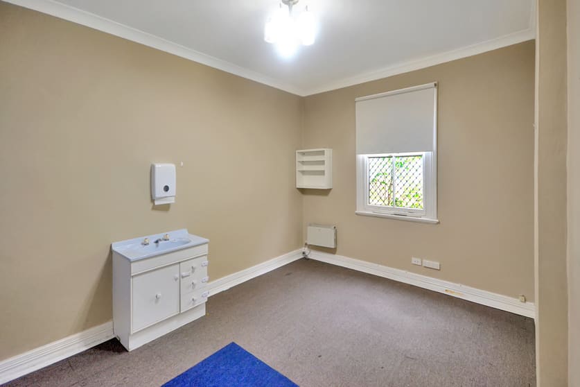 Click to view all images 2/71 Parke Street Katoomba NSW 2780 - Image 3