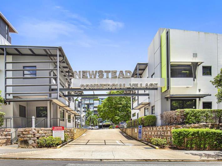 Click to view all images 10/76 Doggett Street Newstead QLD 4006 - Image 2