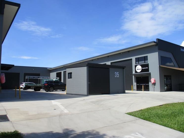 Click to view all images 35 Ponzo Street Woree QLD 4868 - Image 1