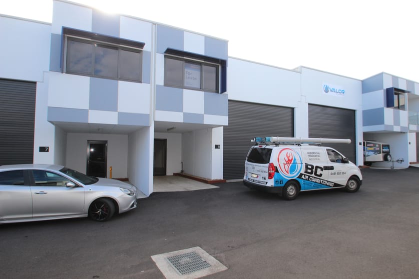 Click to view all images 8/5-11 Waynote Place Unanderra NSW 2526 - Image 1
