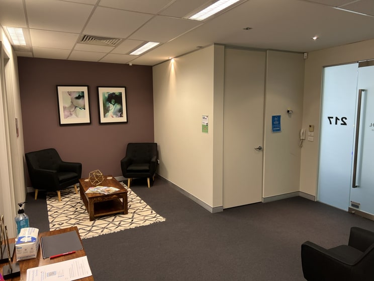 Click to view all images 2.17/4 Hyde Parade Campbelltown NSW 2560 - Image 3