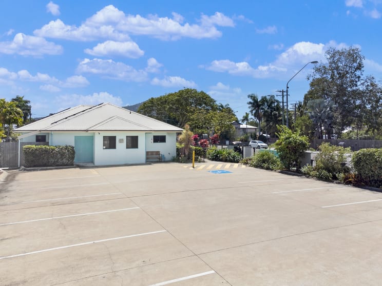 Click to view all images 145 Kings Road Pimlico QLD 4812 - Image 2