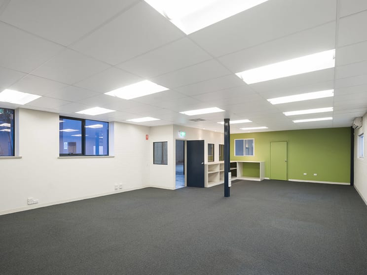 Click to view all images 5-7 Erskine Road Caringbah NSW 2229 - Image 3