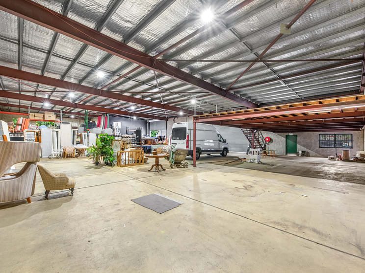 Click to view all images 26 Walker Street Tennyson QLD 4105 - Image 2