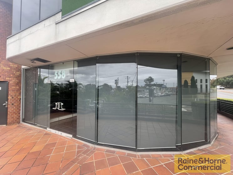 Click to view all images LG/558 Gympie Road Chermside QLD 4032 - Image 1