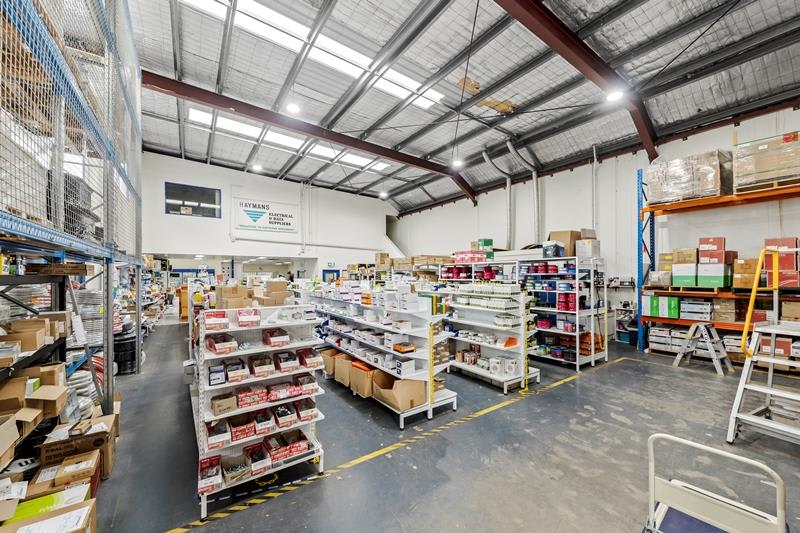 Click to view all images Unit 1/107-113 Heatherdale Road Ringwood VIC 3134 - Image 3