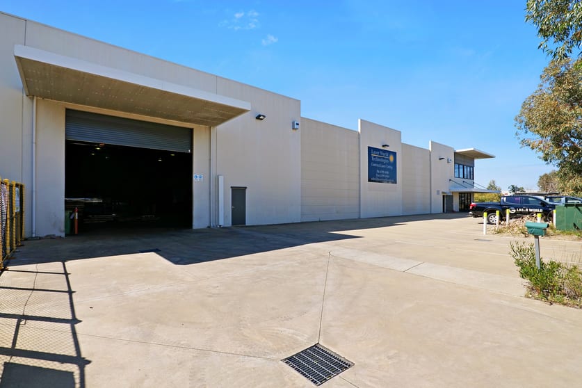 Click to view all images 1 Solar Pass Bibra Lake WA 6163 - Image 3