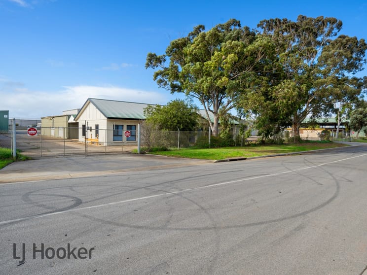 Click to view all images 2-12 Hookina Road Burton SA 5110 - Image 2