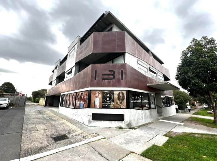 Click to view all images 1A & 2A/131 Parkers Road Parkdale VIC 3195 - Image 2