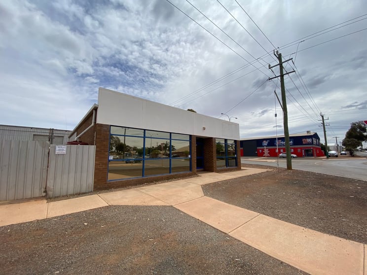 Click to view all images 184A Hay Street Kalgoorlie WA 6430 - Image 2