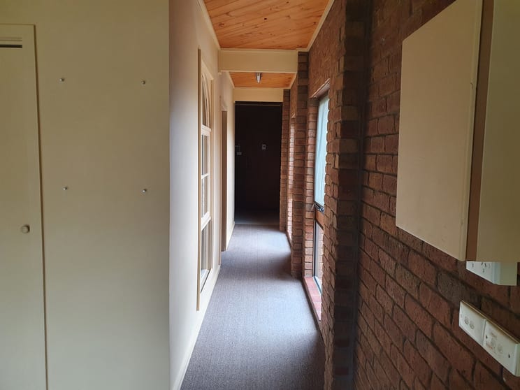 Click to view all images 1/302 Deakin Avenue Mildura VIC 3500 - Image 2