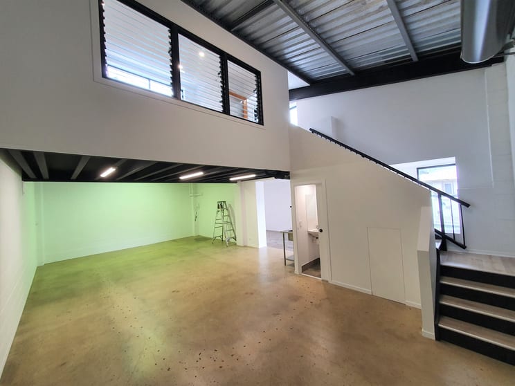 1/12 Simpson Street Kirra QLD 4225 - Image 1