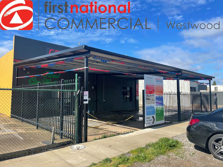 Click to view all images 1/33 Russell Street Werribee VIC 3030 - Image 1