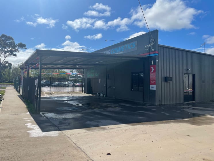 Click to view all images 1/33 Russell Street Werribee VIC 3030 - Image 3