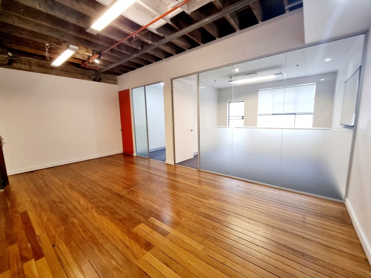 Click to view all images 4/142 Clarence Street Sydney NSW 2000 - Image 2