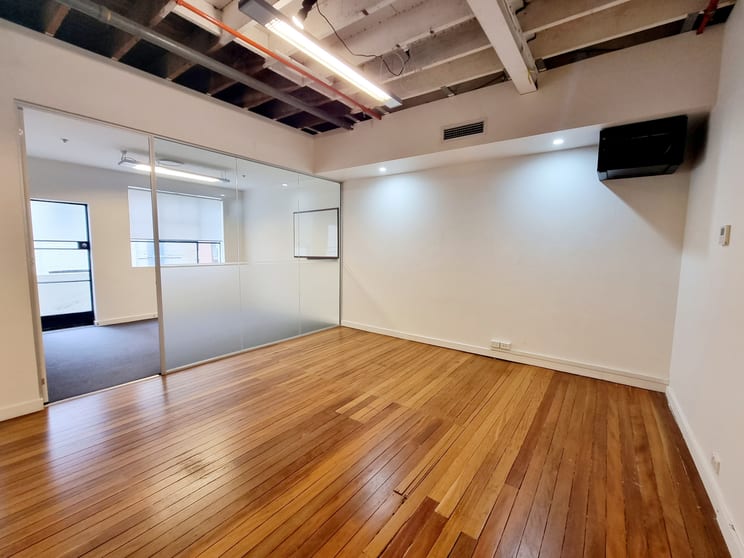 Click to view all images 4/142 Clarence Street Sydney NSW 2000 - Image 3