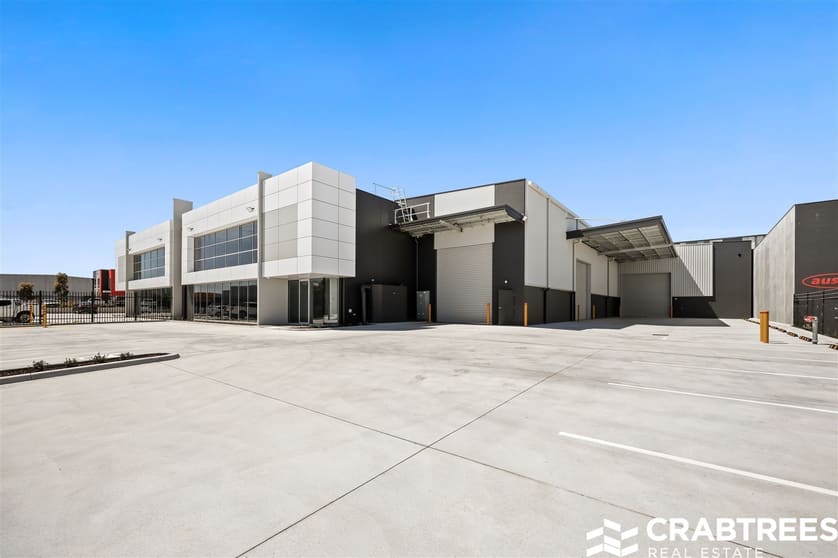 Click to view all images 8 Palomo Drive Cranbourne West VIC 3977 - Image 1
