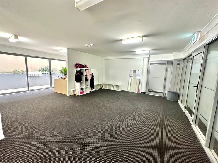 Click to view all images Pittwater Road Mona Vale NSW 2103 - Image 2