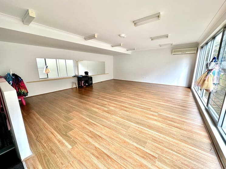 Click to view all images Pittwater Road Mona Vale NSW 2103 - Image 1