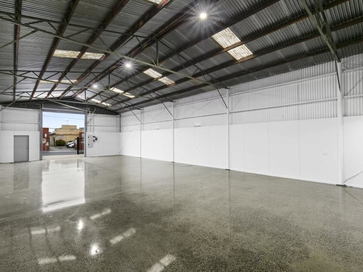 Click to view all images 18 Rutland Street/18 Rutland Street Newtown VIC 3220 - Image 3