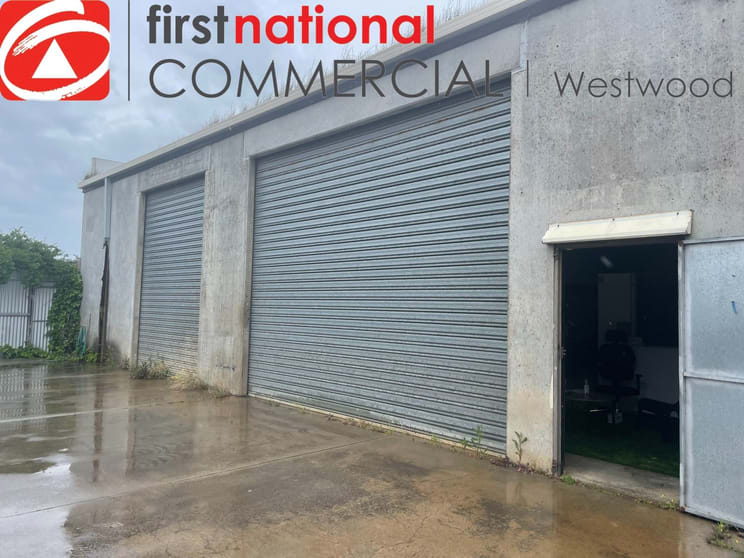 Click to view all images 2/9 Riverside Avenue Werribee VIC 3030 - Image 1