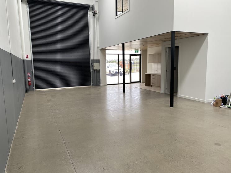 Click to view all images Unit 2/93 Yale Dr Epping VIC 3076 - Image 2