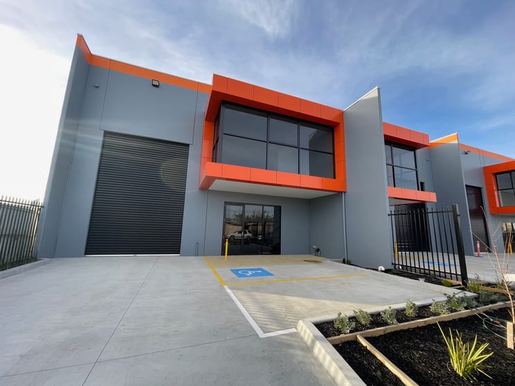 Click to view all images 1/72a Maida Avenue Sunshine North VIC 3020 - Image 2