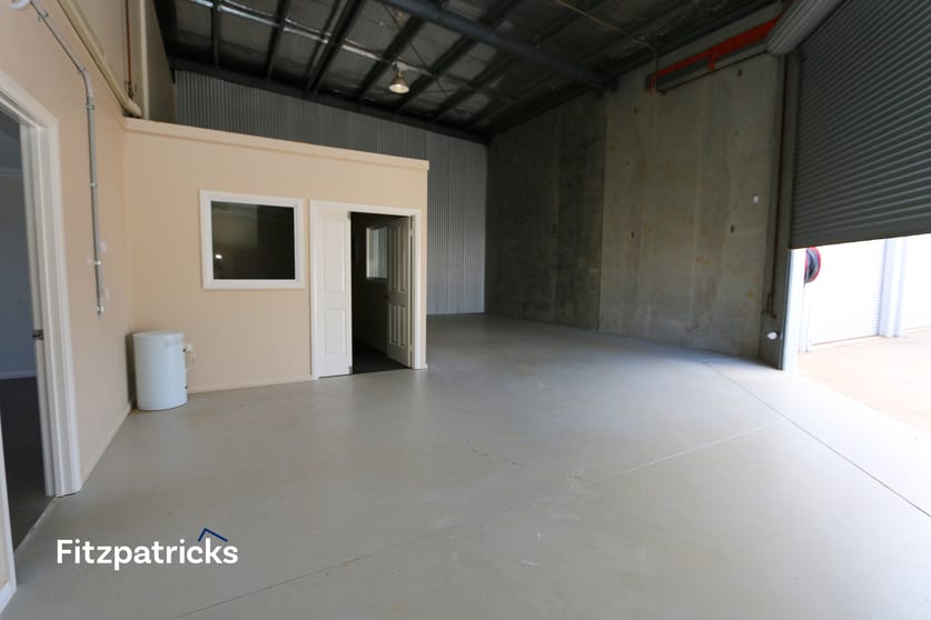 2/81 Copland Street Wagga Wagga NSW 2650 - Image 3