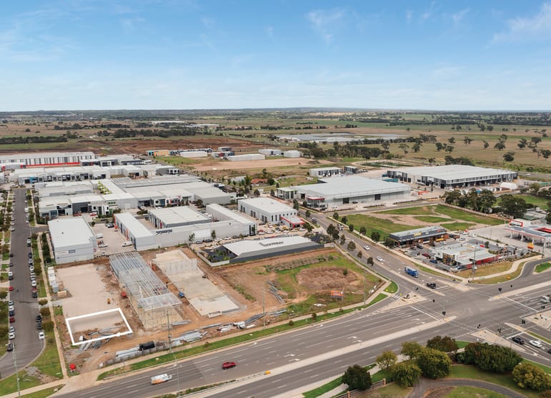 Click to view all images 940 Thompsons Road Cranbourne West VIC 3977 - Image 2