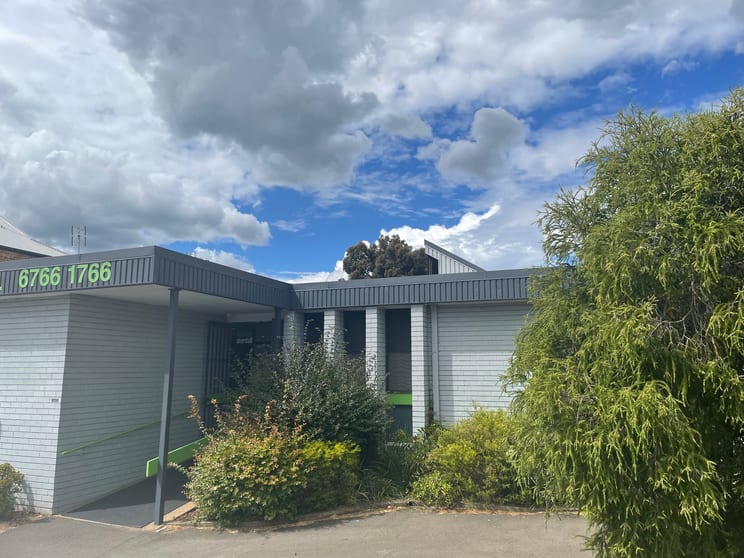 2/164 Marius Street Tamworth NSW 2340 - Image 1