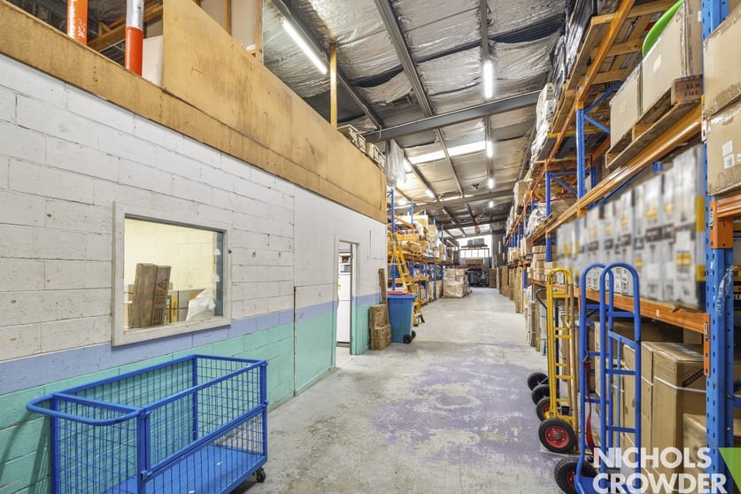 Click to view all images 1 Capella Crescent Moorabbin VIC 3189 - Image 3