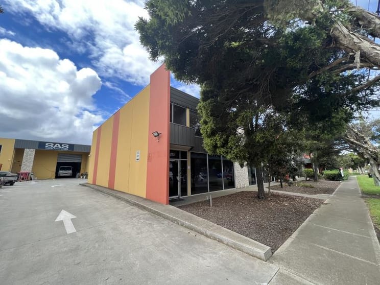 Unit 1/1, 46-50 Buchanan Road Brooklyn VIC 3012 - Image 1