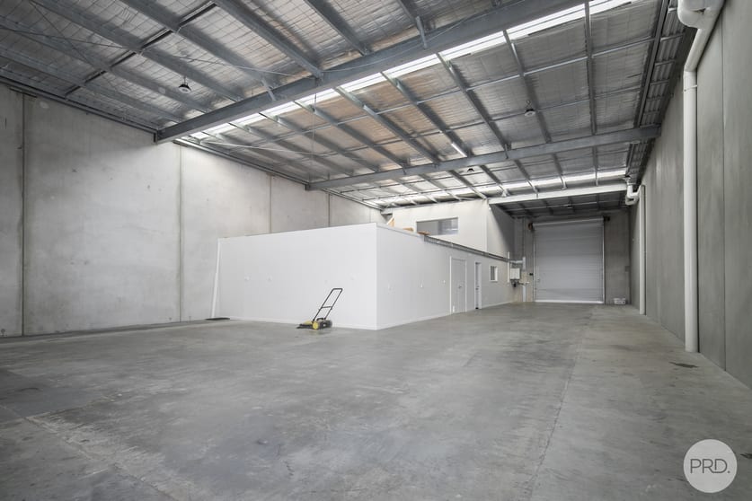 Click to view all images 1/20 Selkirk Drive Wendouree VIC 3355 - Image 3