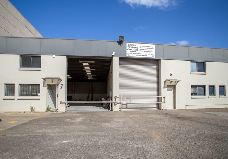 Click to view all images 7/8 Artisan Road Seven Hills NSW 2147 - Image 1